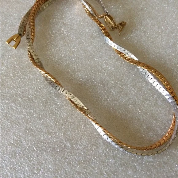 Multi metals Avon necklace - Picture 3 of 4